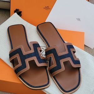 Authentic Hermes Oran Sandals (39) Bleu Brut Gold